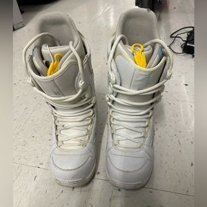 Burton “Coco” snowboard boats